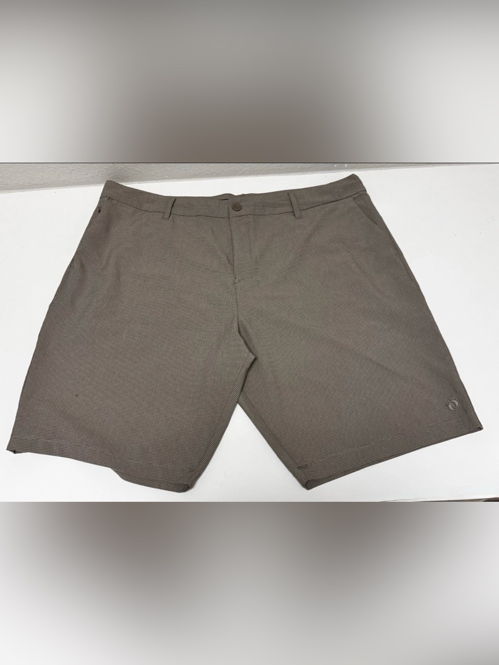 Hang Ten Khaki Men’s Shorts Size 40